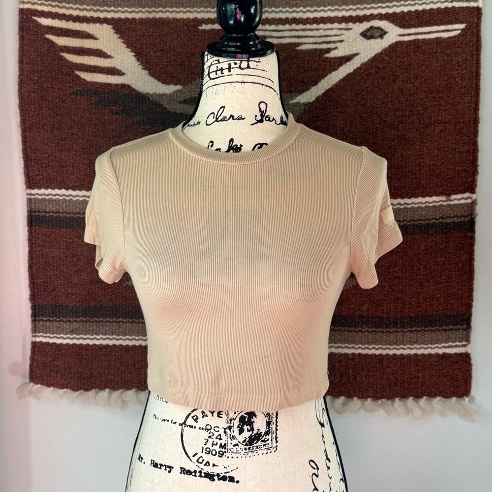 SET Active Ribbed Modal Form Crop Top in Beige